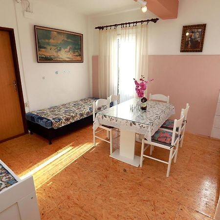 Apartments Irena Трогір Екстер'єр фото
